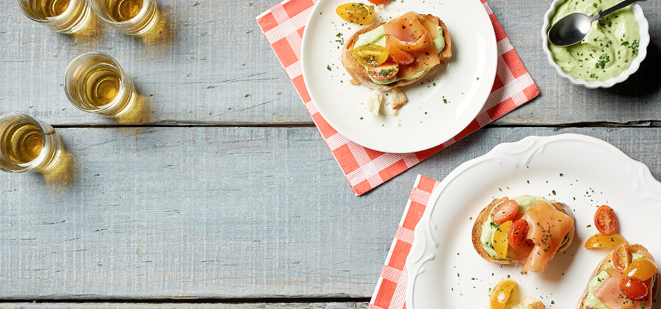 Bruschettas de aguacate y salmón con balsamico