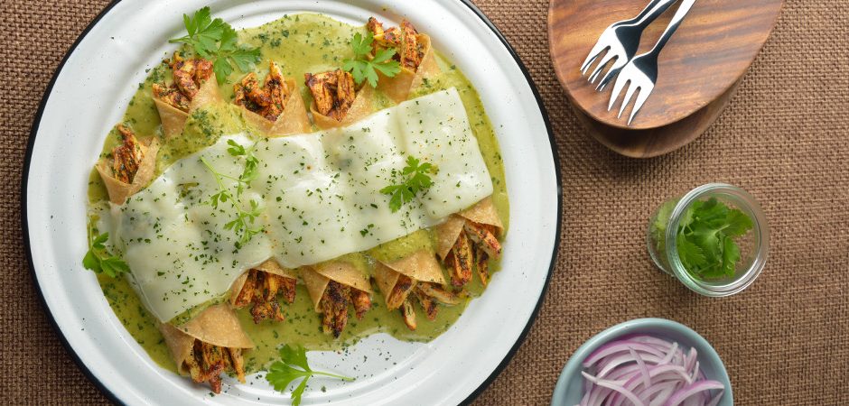 Enchiladas Suizas con Pollo al Achiote | Chef Oropeza