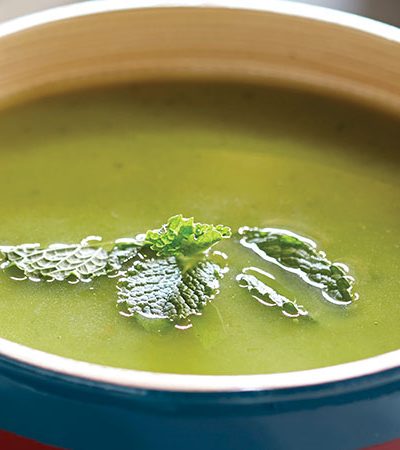 Sopa de Chícharos con Menta