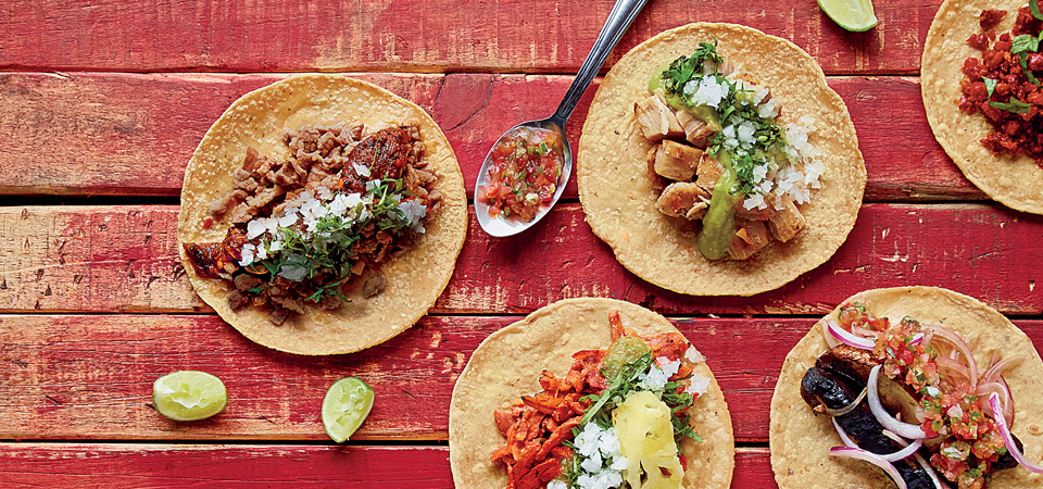 tacos de chorizo con albahaca