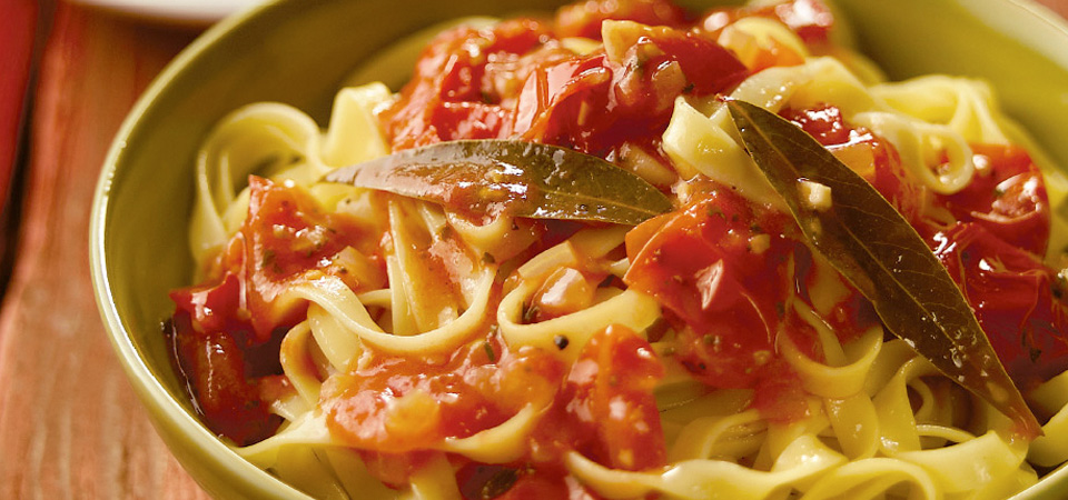 Tagliatelle con salsa de tomate