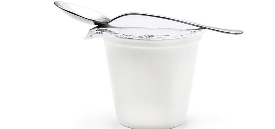 yogurt con mermelada