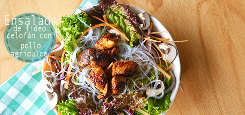 Ensalada de Fideo Celofán y Pollo Agridulce