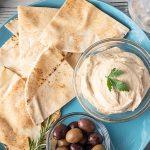 Pan Pita con Hummus, Uvas y Arúgula