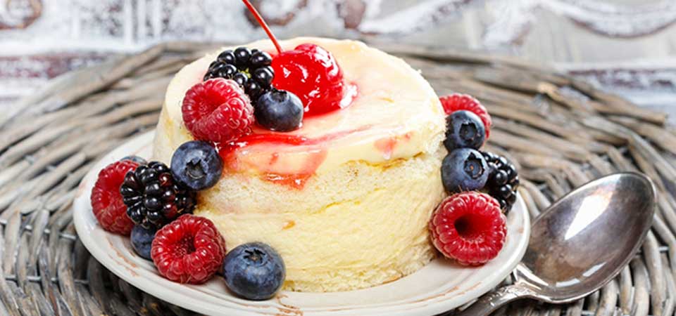 Pastelitos De Tres Leches Con Salsa De Cajeta