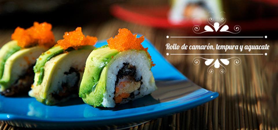 Rollo de camarón tempura y aguacate