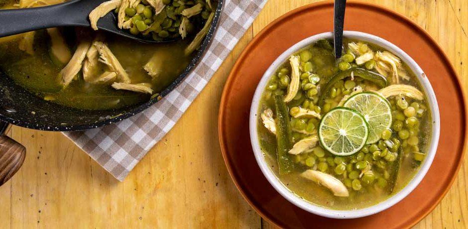 Sopa De Chícharos Al Limón Con Jalapeño | Chef Oropeza