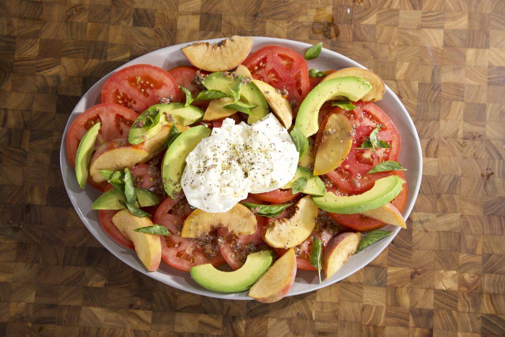 Ensalada de Tomates con Burrata y Vinagreta de Anchoa