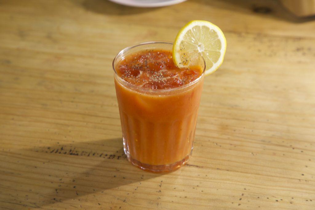 Jugo de Tomate con Cúrcuma y Pimienta