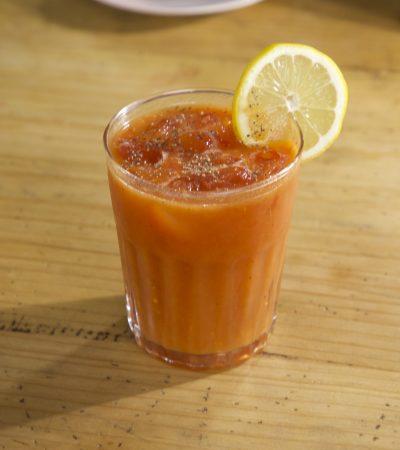 Jugo de Tomate con Cúrcuma y Pimienta