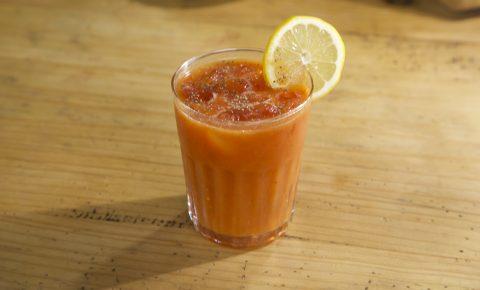 Jugo de Tomate con Cúrcuma y Pimienta