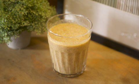 Batido de Zanahoria Piña Apio Curcuma Jugo de limon y Chia