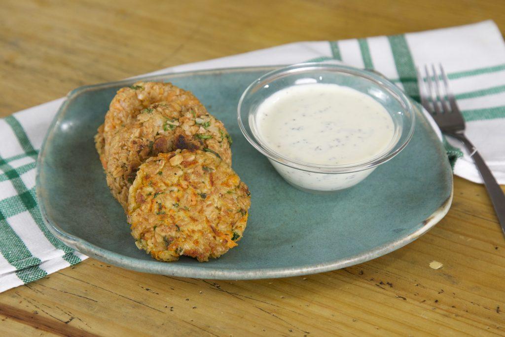 Tortitas de Avena y Zanahoria con Salsa de Yogurt
