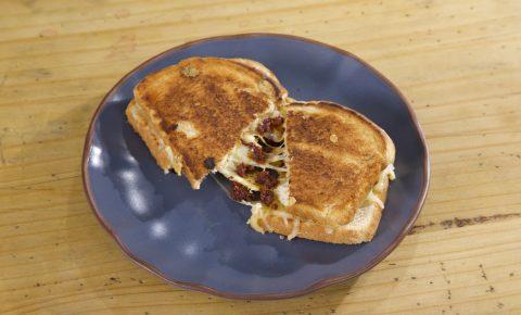 Sandwich de Queso Derretido (Grilled cheese)